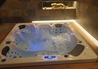 jacuzzi-privatife-saint-etienne-des-sorts